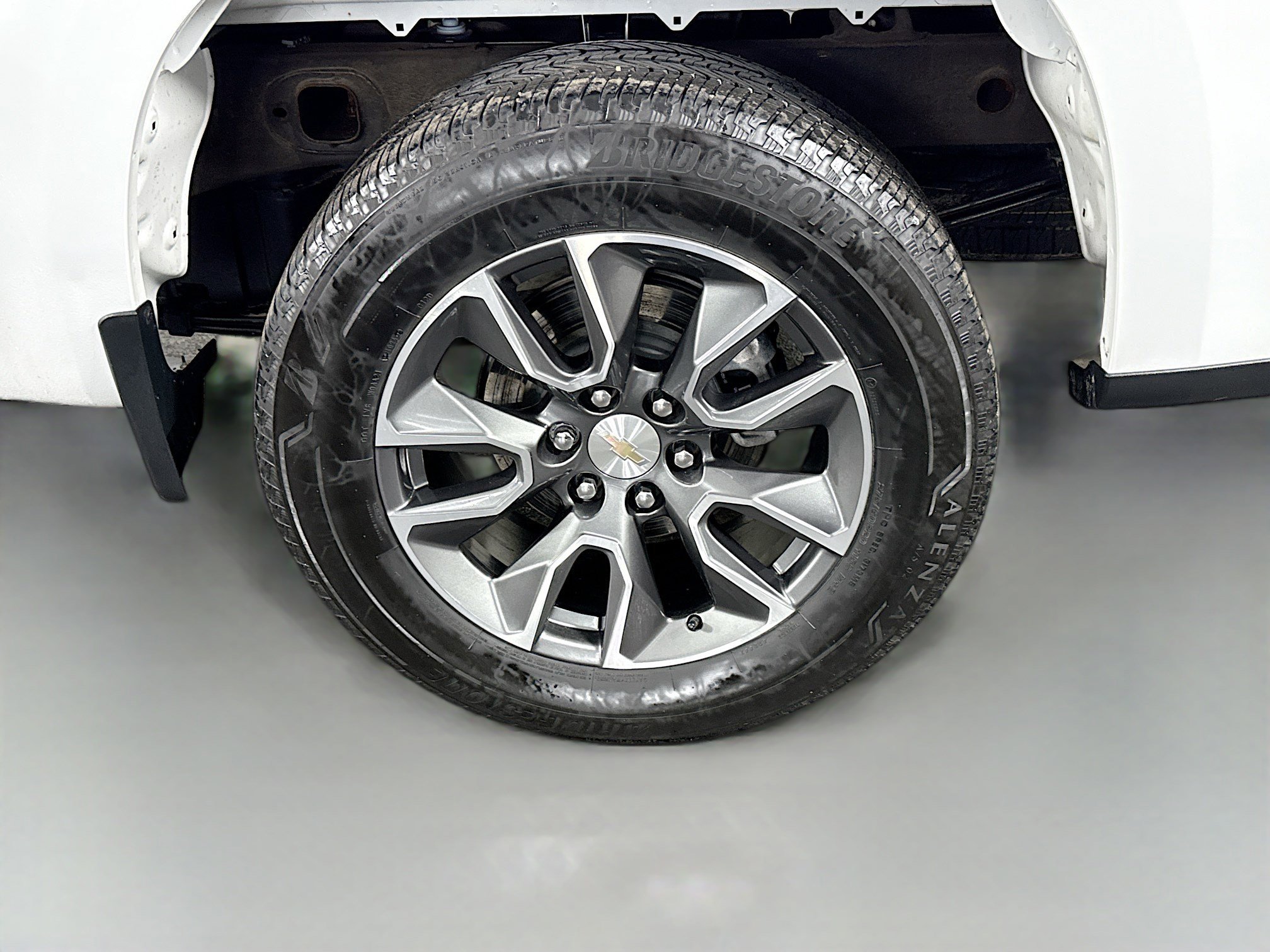Used 2024 Chevrolet Silverado 1500 LT AWD/4WD image 36