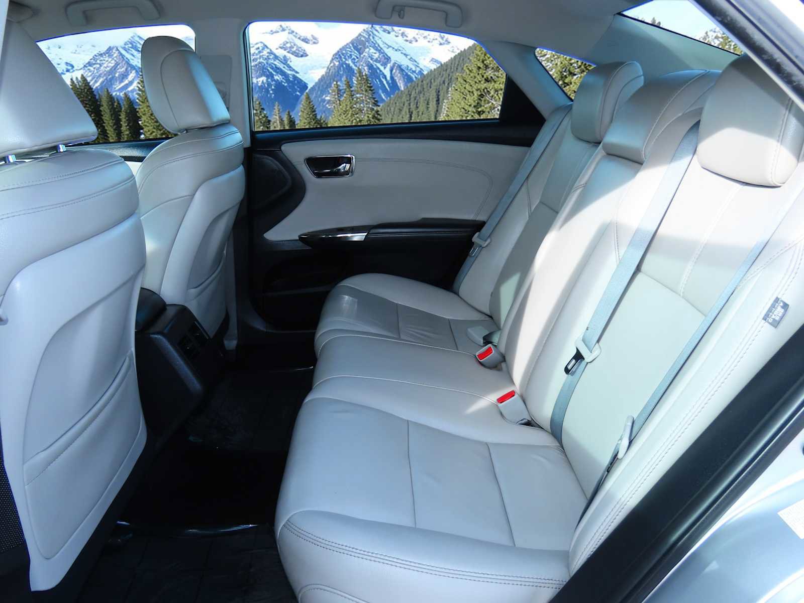 Used 2016 Toyota Avalon XLE image 19