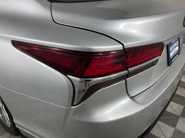 Used 2018 Lexus LS 500 w/ Accessory Package (Z2) RWD image 21