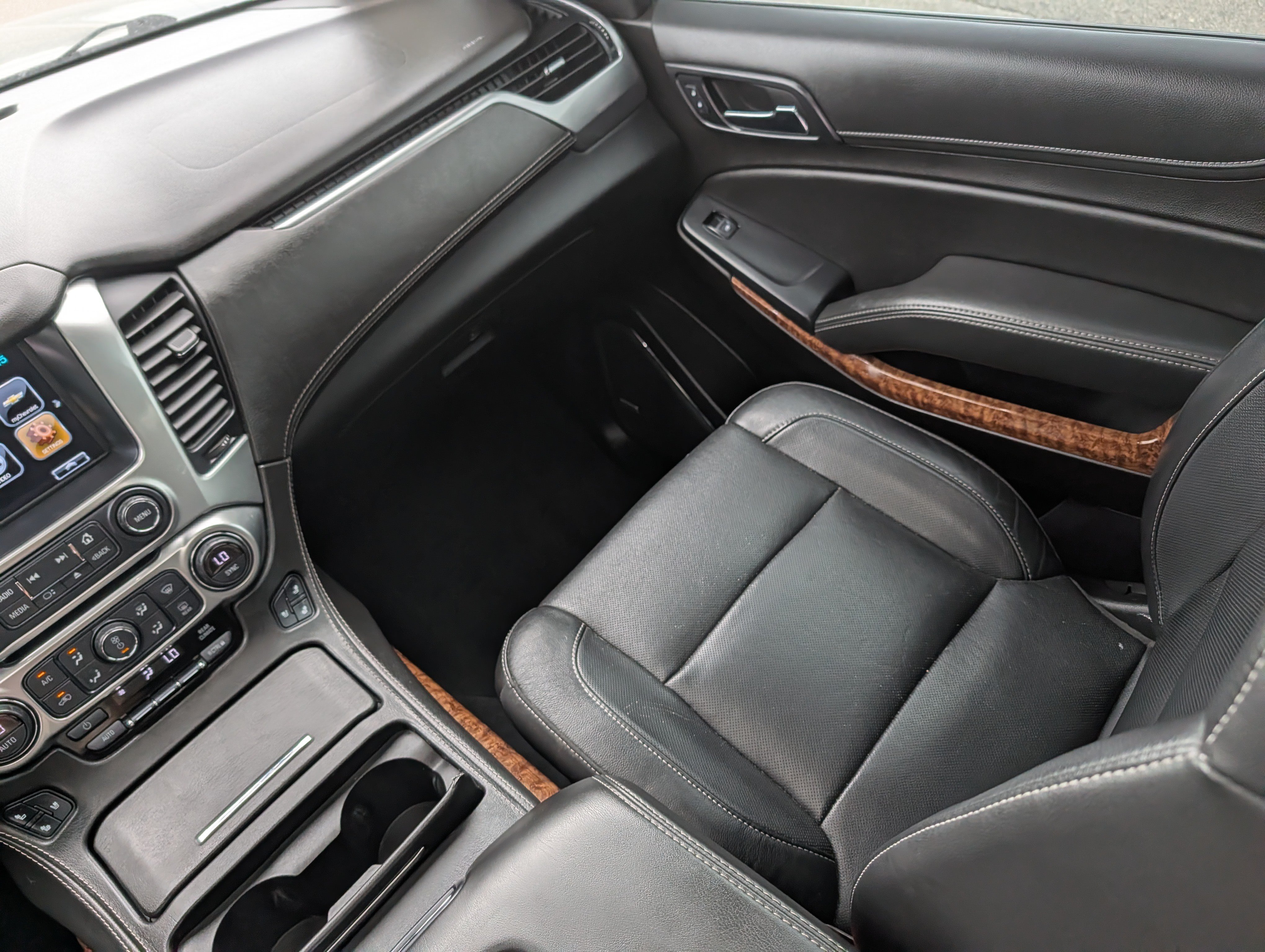 Used 2020 Chevrolet Tahoe Premier AWD/4WD image 11