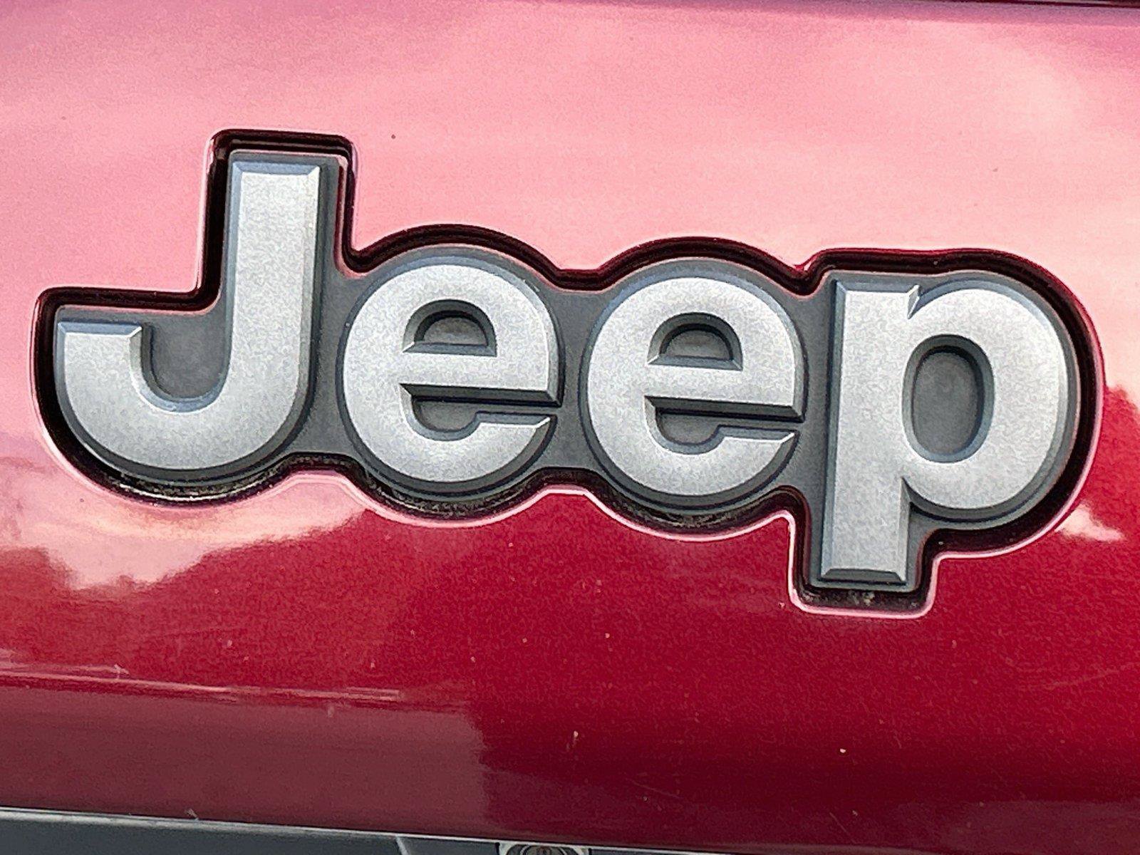 Used 2019 Jeep Cherokee Trailhawk AWD/4WD image 12