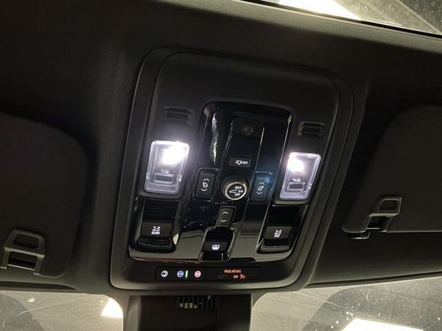 New 2026 Chevrolet Suburban Premier AWD/4WD image 21