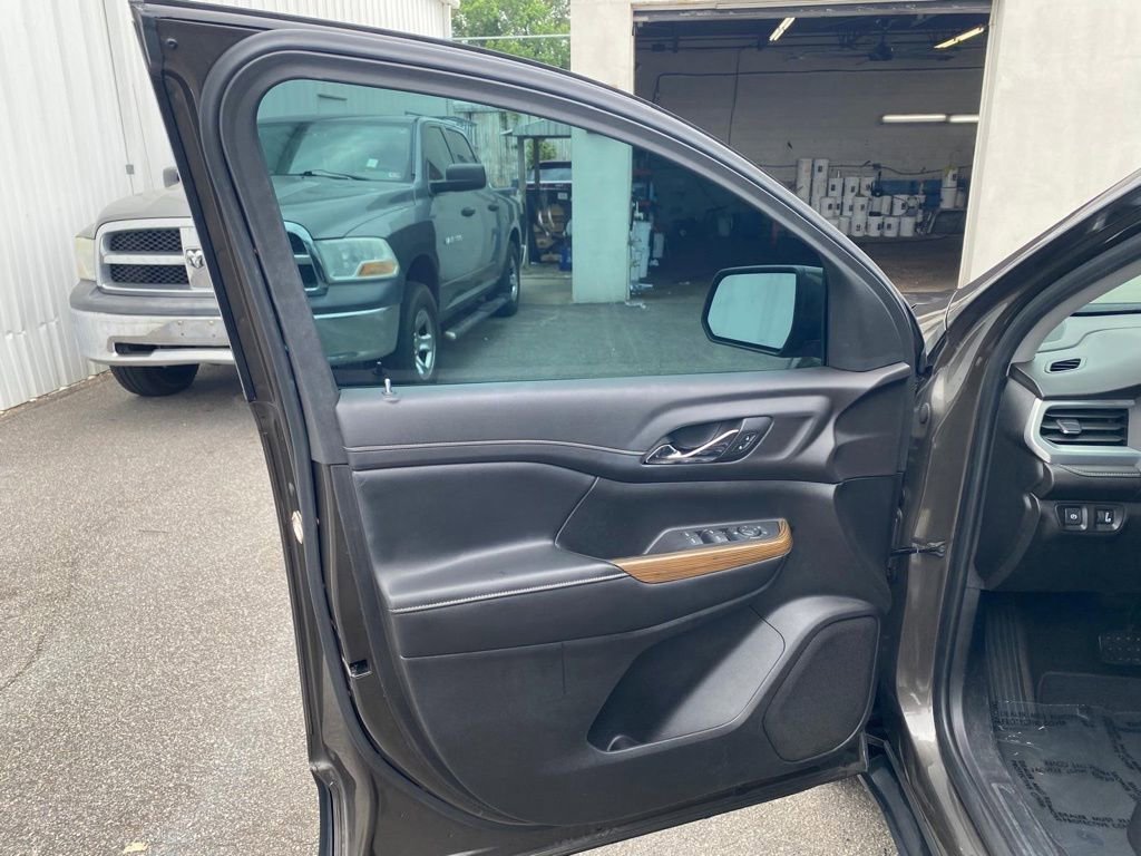 Used 2019 GMC Acadia SLE FWD image 11