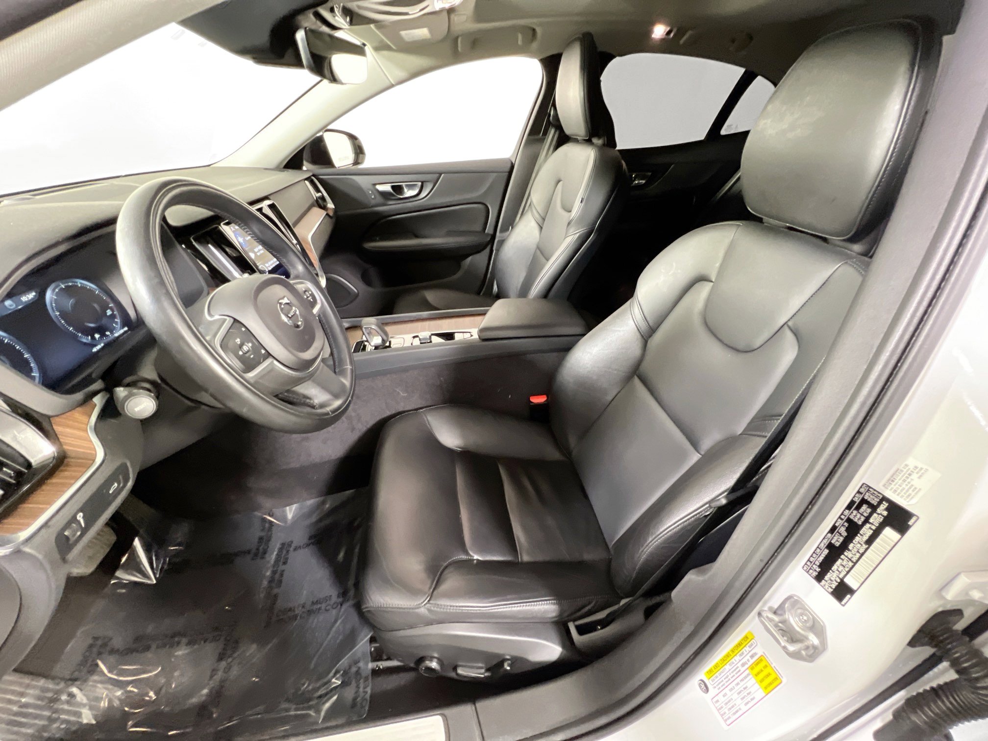 Used 2022 Volvo S60 B5 Momentum w/ Premium Package image 20