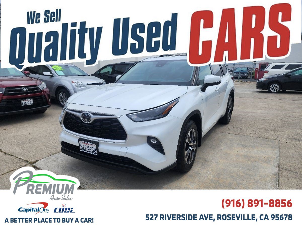 Used 2022 Toyota Highlander XLE FWD image 1