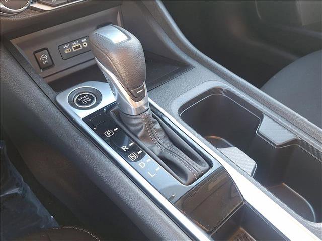 Used 2025 Nissan Sentra SV image 14