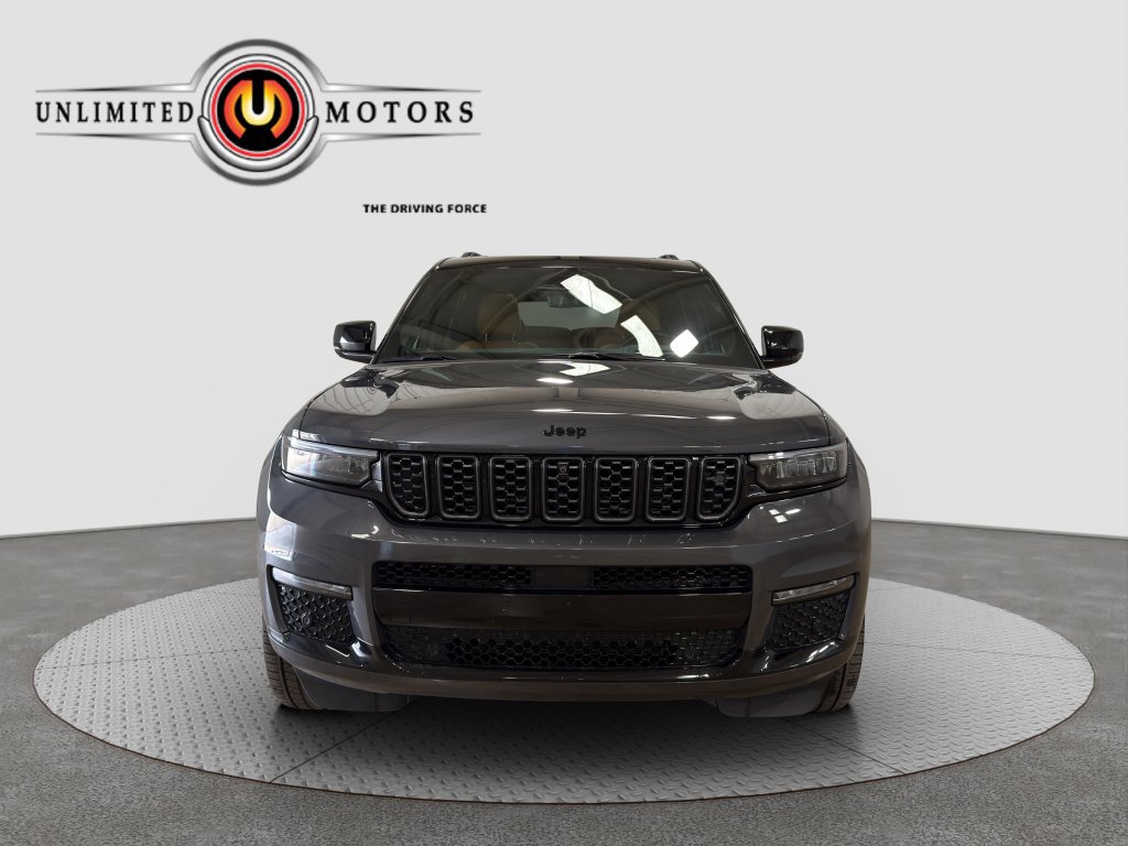 Used 2025 Jeep Grand Cherokee L Summit AWD/4WD image 5