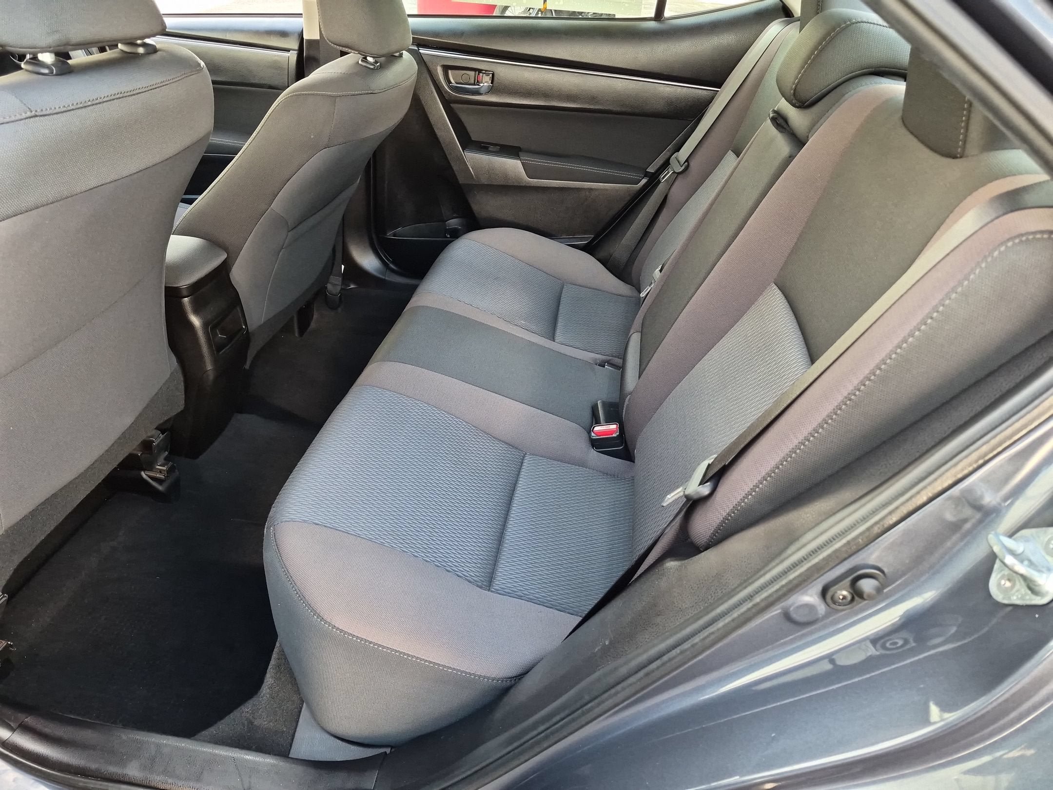 Certified 2019 Toyota Corolla LE FWD image 15