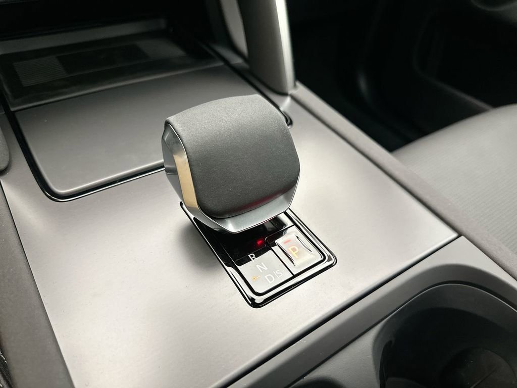 Used 2025 Land Rover Discovery Sport Dynamic SE image 10