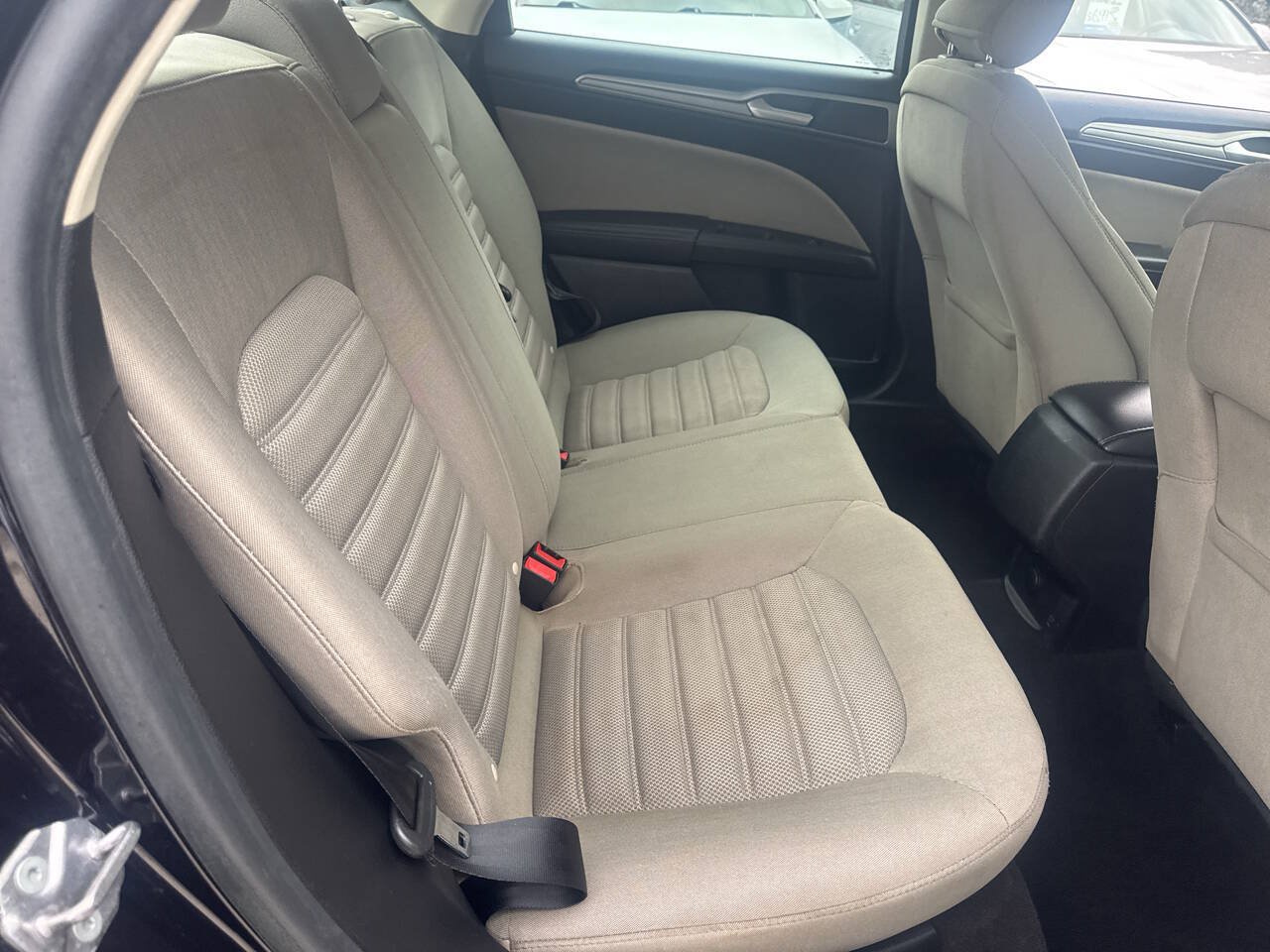 Used 2019 Ford Fusion S FWD image 21