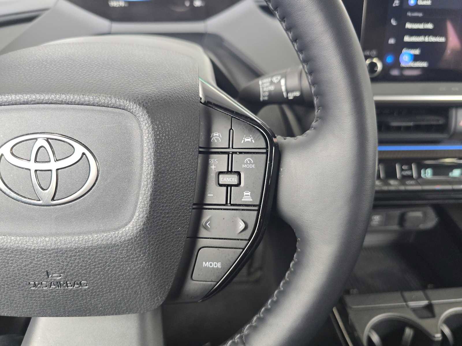 Used 2025 Toyota Prius XLE FWD image 30