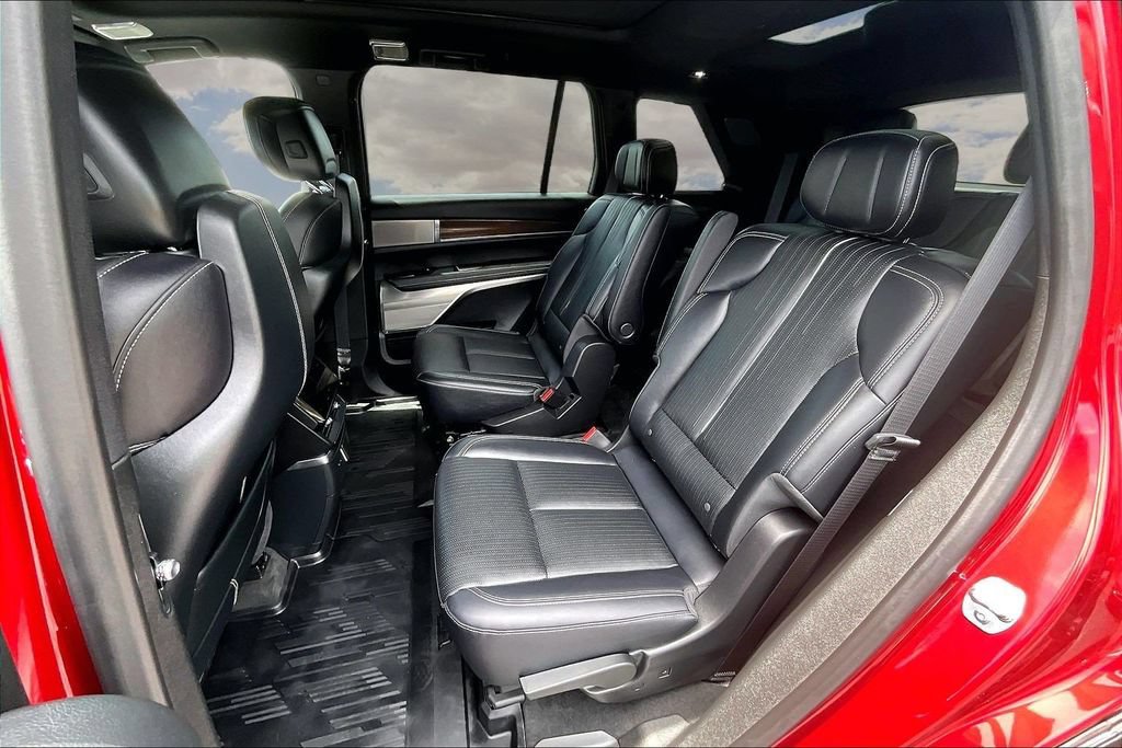 Certified 2026 Cadillac Vistiq Sport w/ LPO, Floor Liner Package AWD/4WD image 22