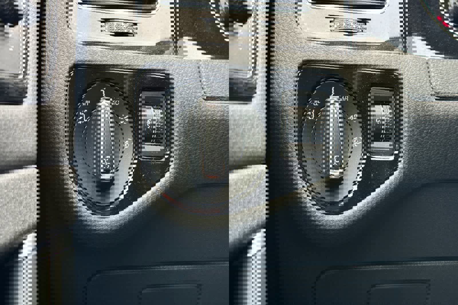 Used 2015 Volkswagen Golf 4-Door image 30