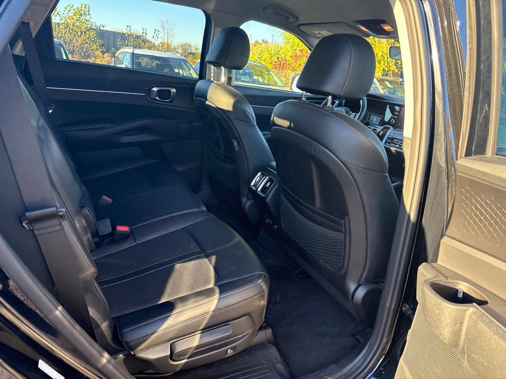 Certified 2021 Kia Sorento S AWD/4WD image 16