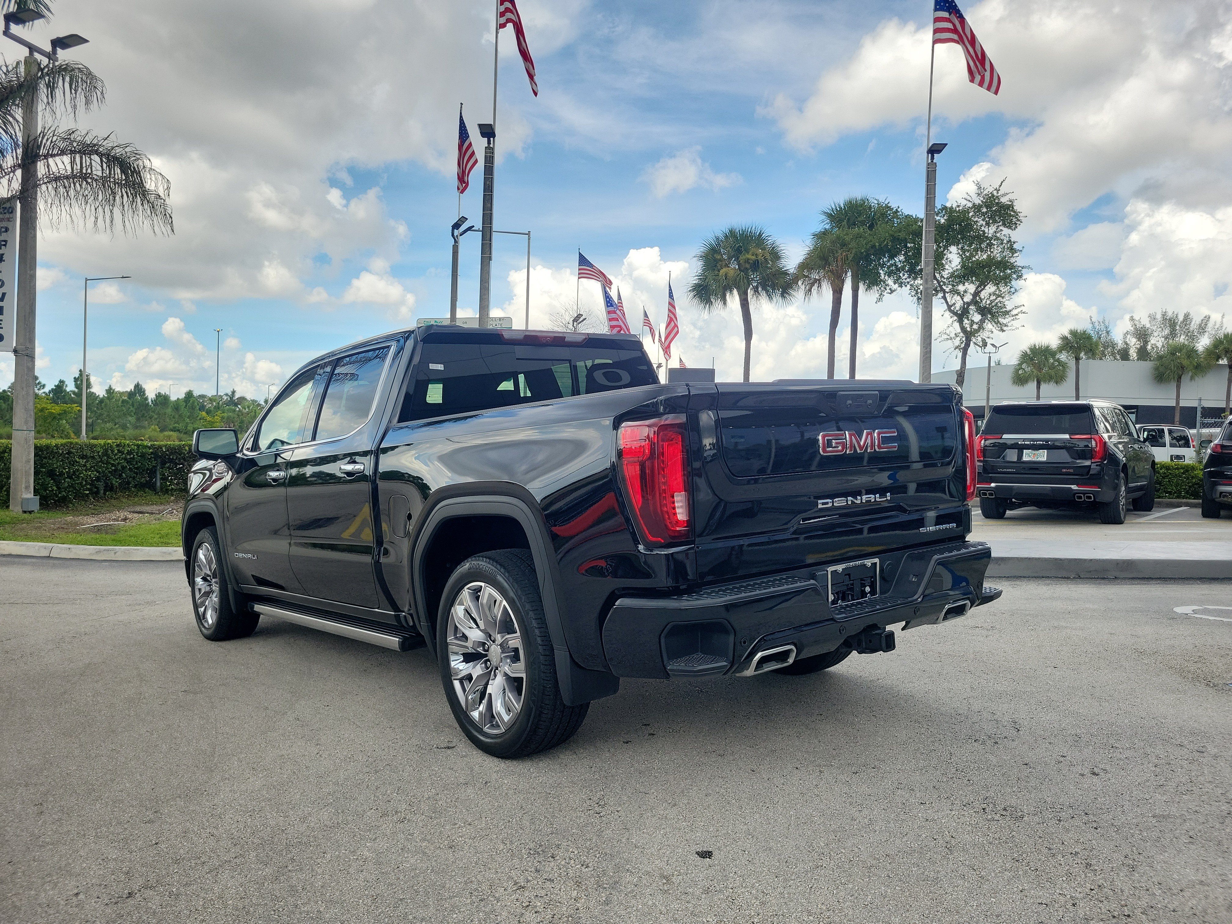 Used 2024 GMC Sierra 1500 Denali AWD/4WD image 7