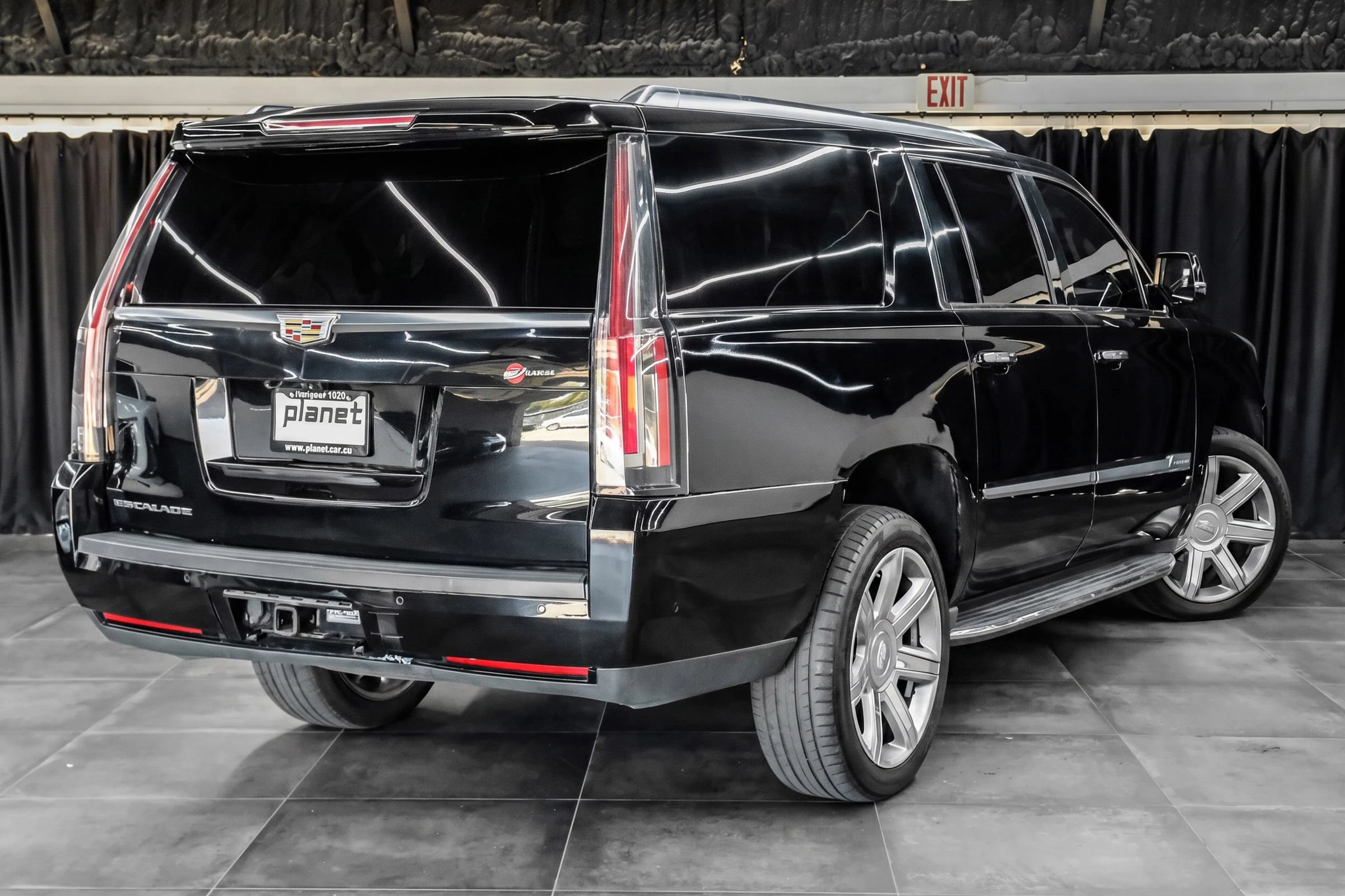 Used 2020 Cadillac Escalade ESV Luxury RWD image 9