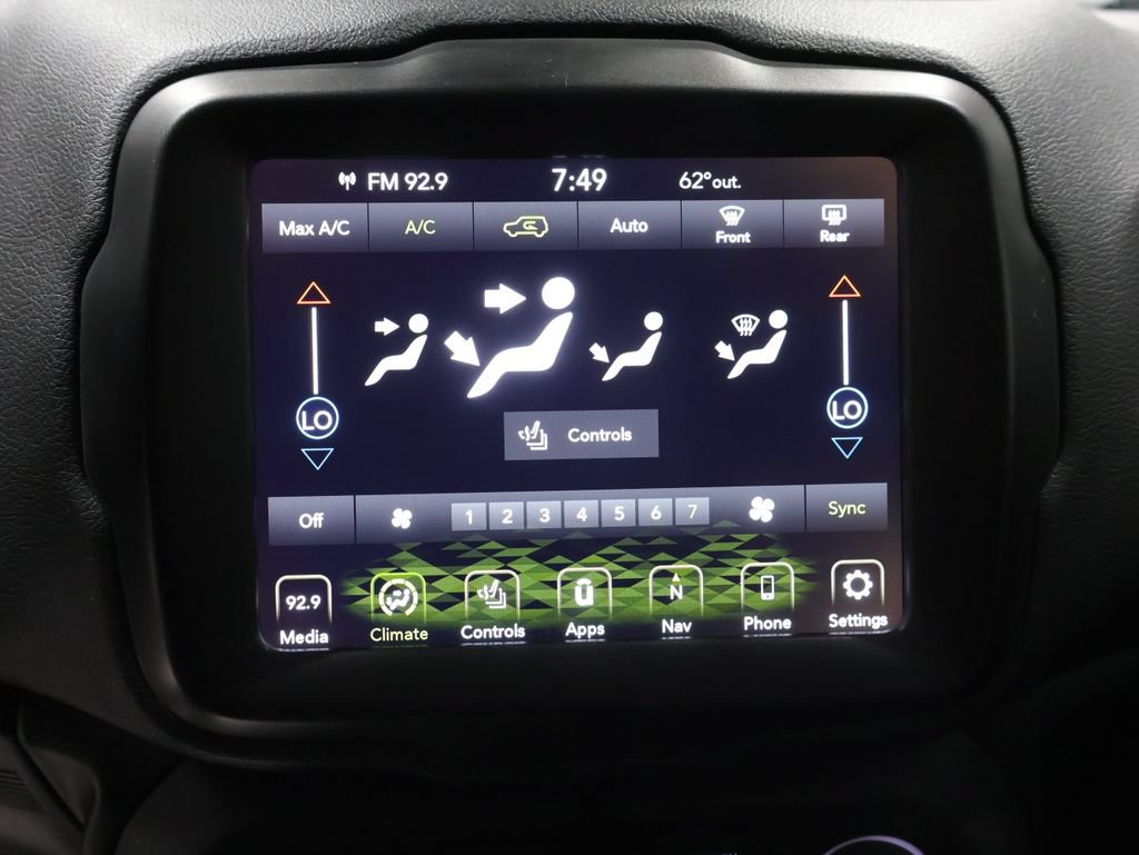 Used 2022 Jeep Renegade Trailhawk AWD/4WD image 30