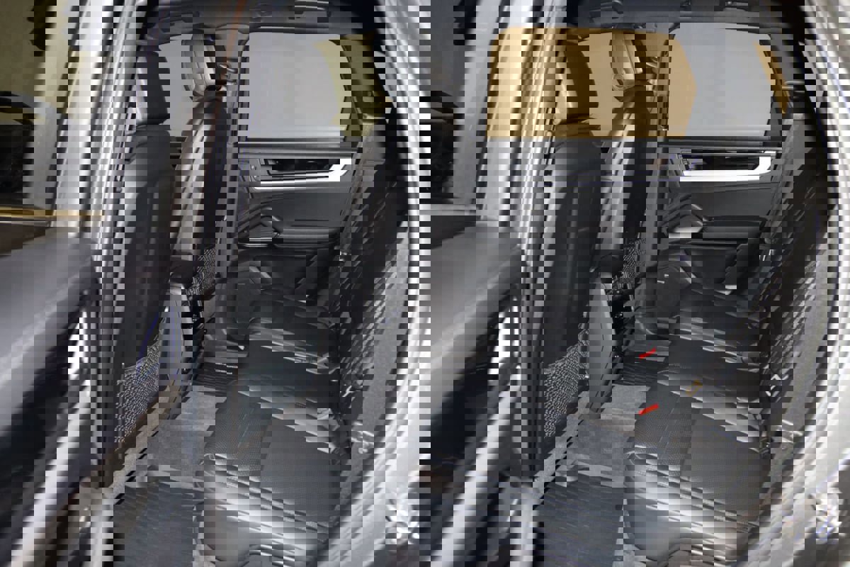 Used 2024 Porsche Cayenne image 62