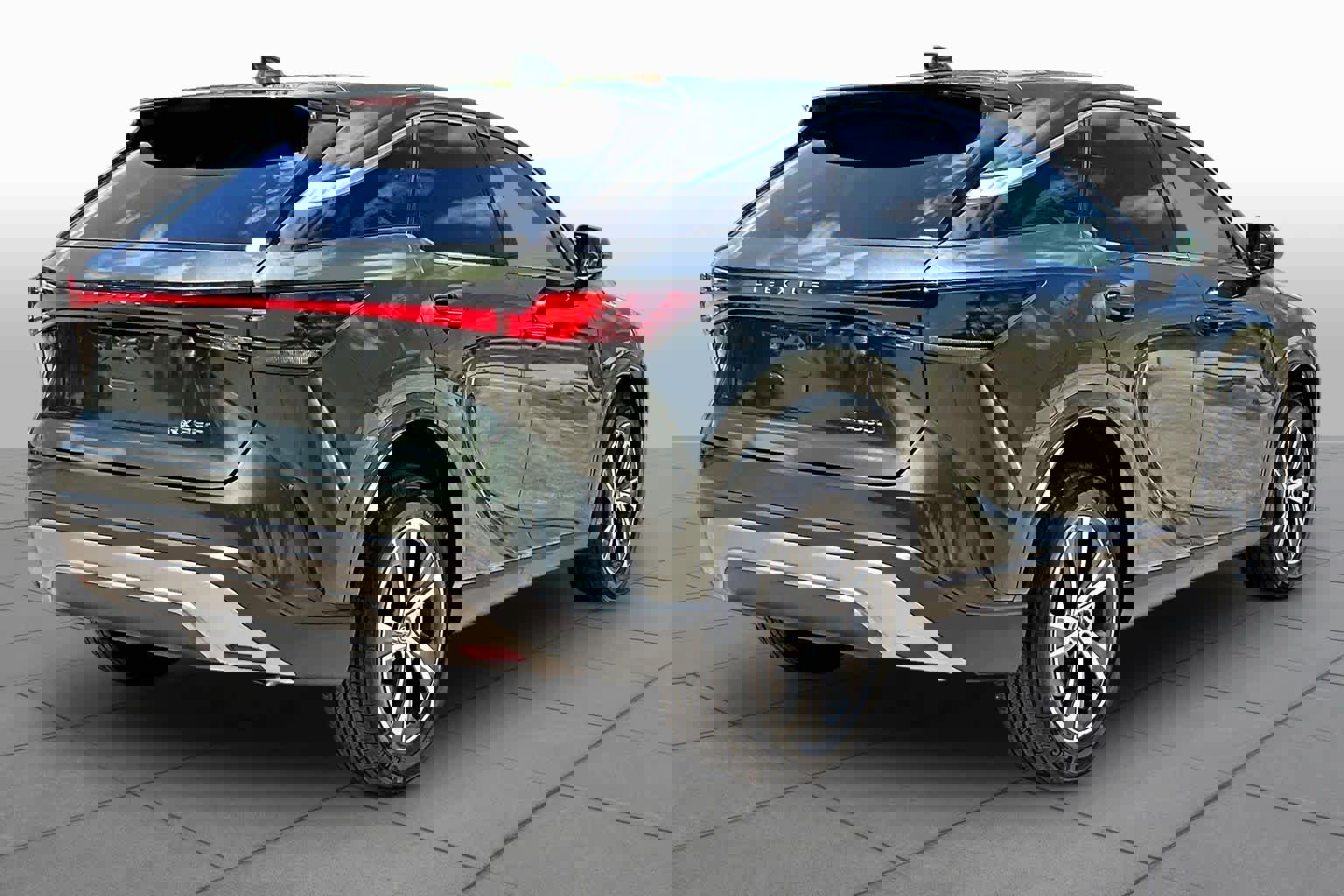 Used 2025 Lexus RX 350 FWD w/ Technology Package image 13