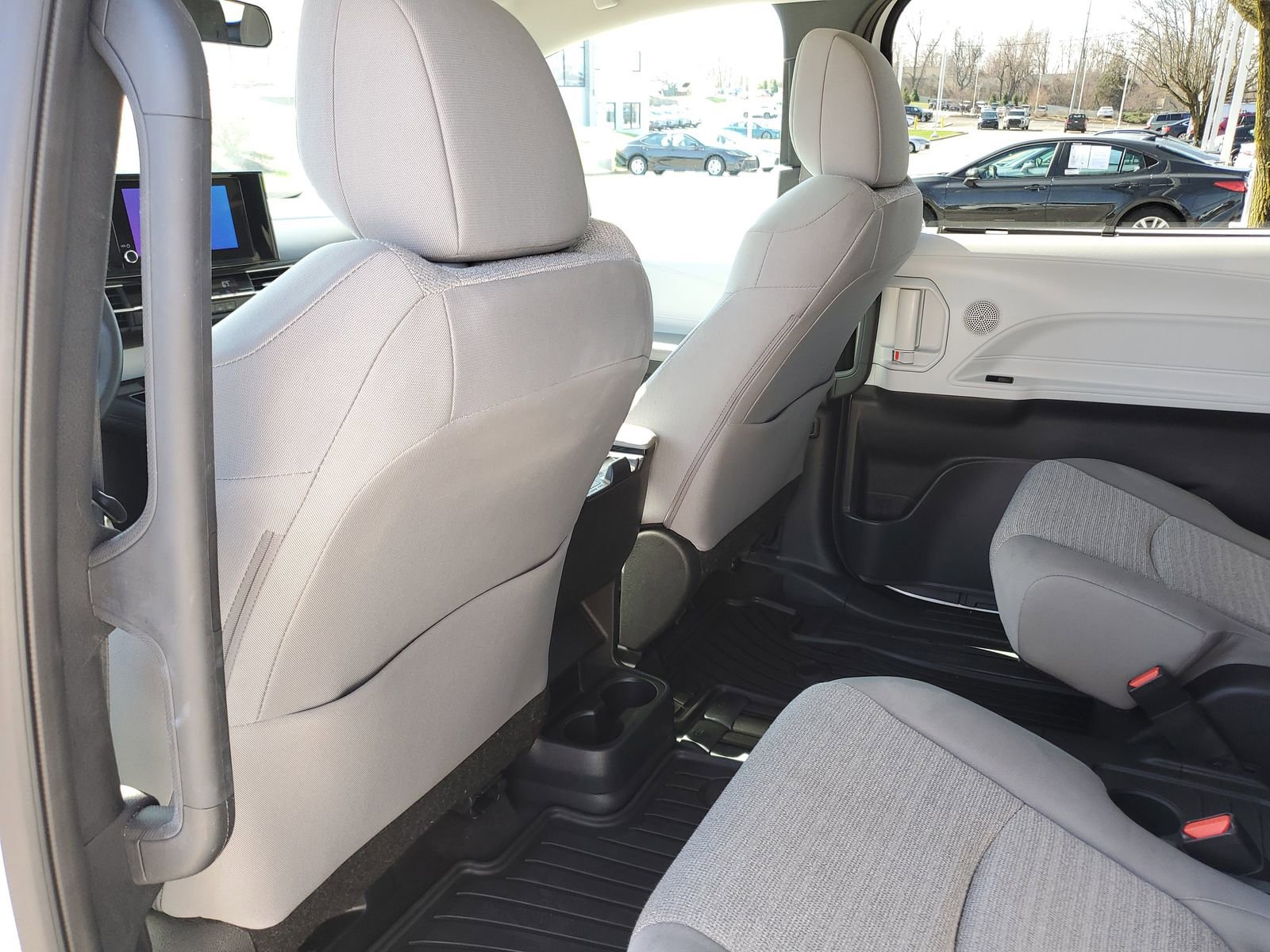 Certified 2025 Toyota Sienna LE image 15