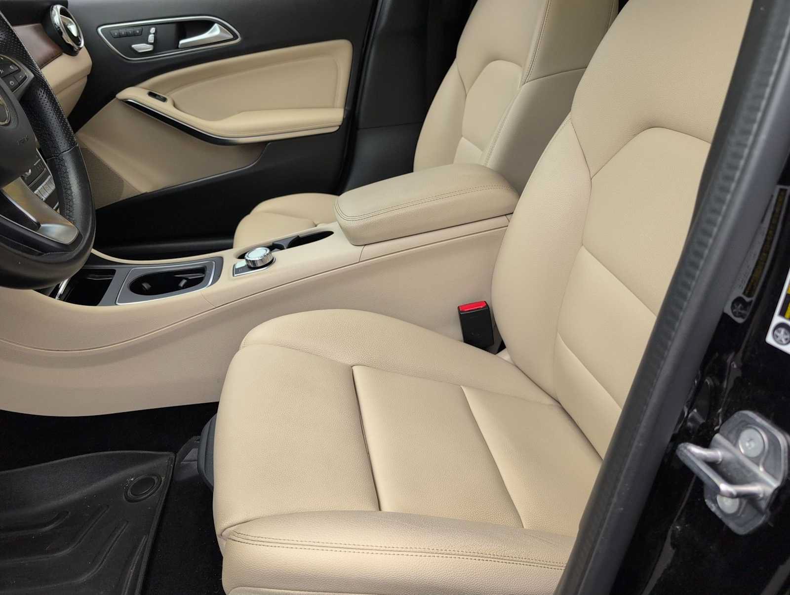 Used 2020 Mercedes-Benz GLA 250 4MATIC image 16