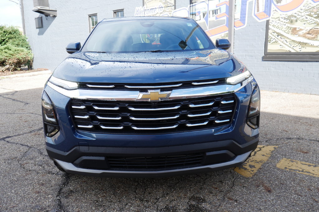 New 2027 Chevrolet Equinox LT w/ Convenience Package II AWD/4WD image 2
