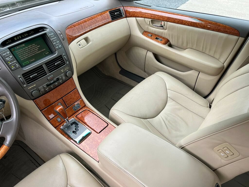 Used 2006 Lexus LS 430 RWD image 23
