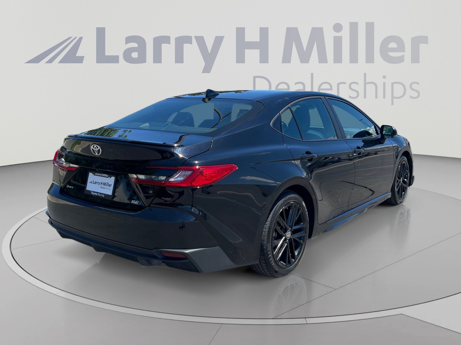 Used 2025 Toyota Camry SE FWD image 5