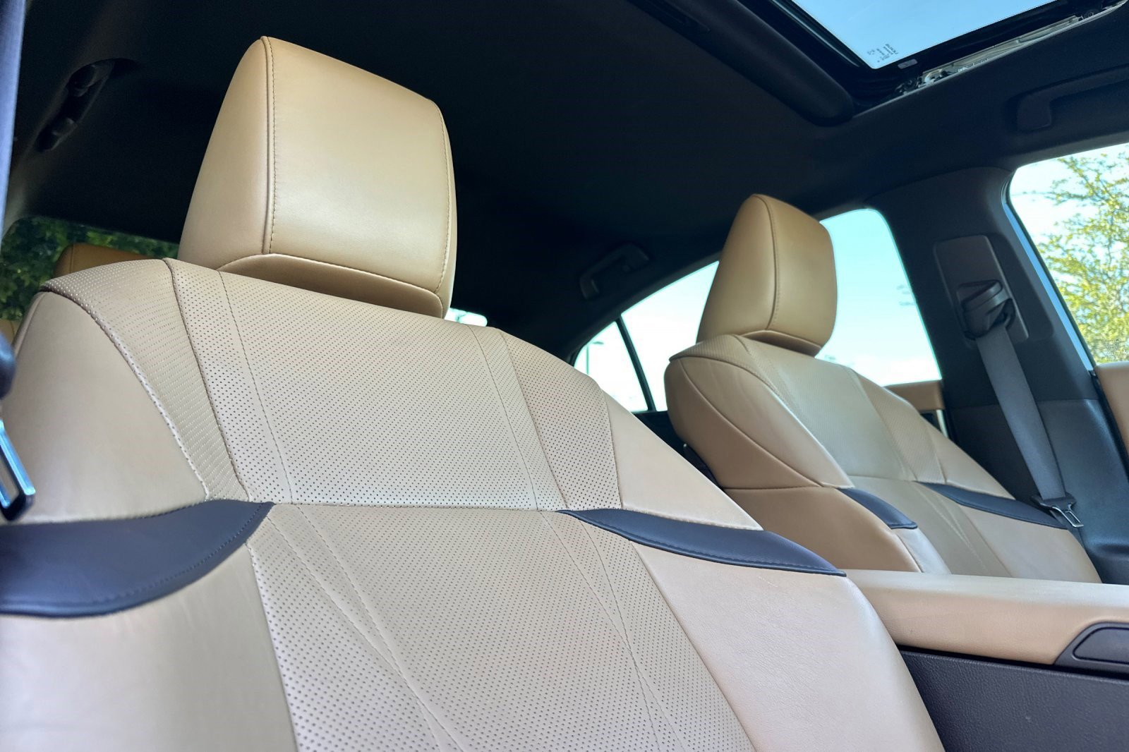 Certified 2021 Lexus ES 300h w/ Accessory Package image 20