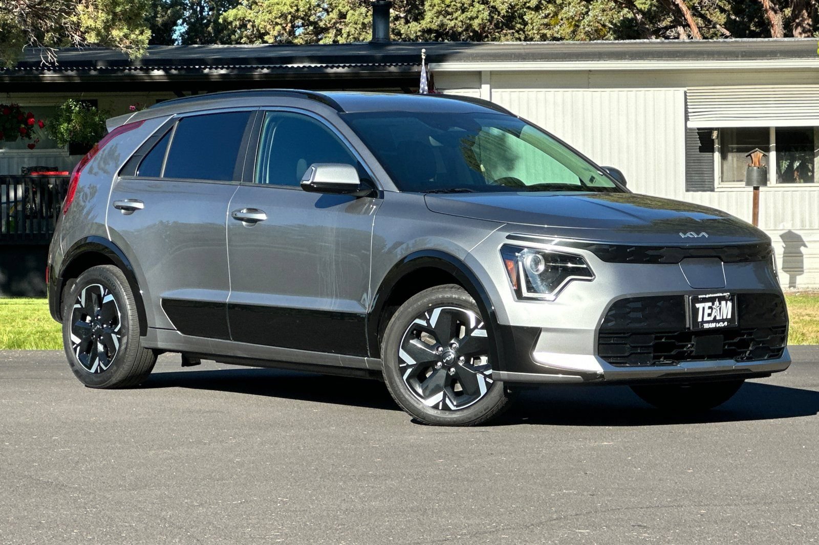 Used 2024 Kia Niro Wind FWD image 2