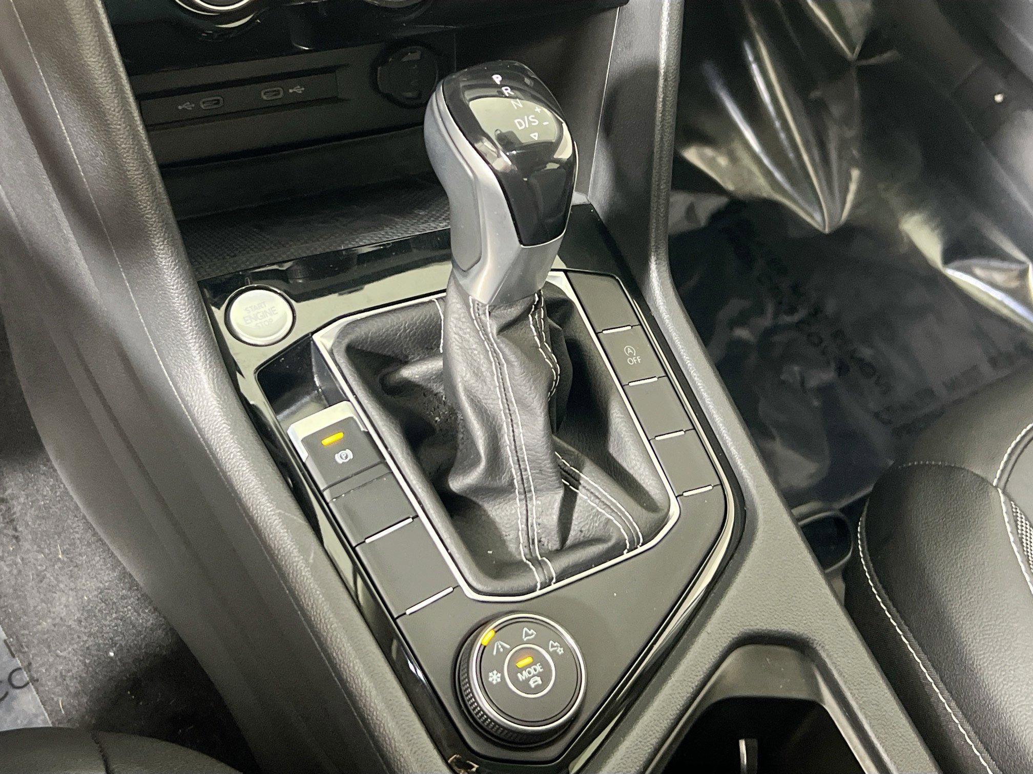 Used 2023 Volkswagen Taos SE AWD/4WD image 16