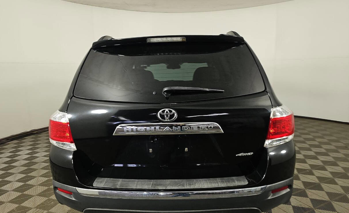 Used 2012 Toyota Highlander SE w/ Tow Pkg AWD/4WD image 18
