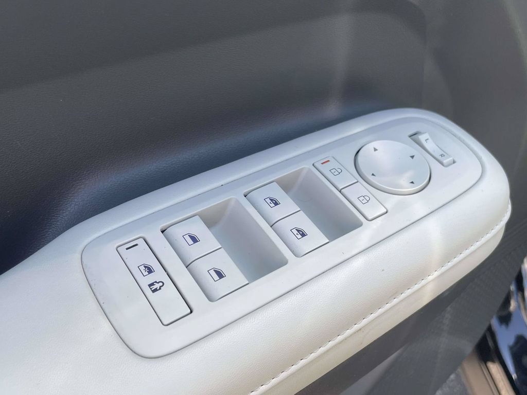 Certified 2025 Hyundai Santa Fe SEL FWD image 17