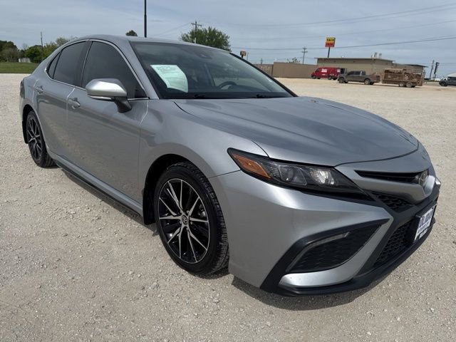 Used 2024 Toyota Camry SE image 7