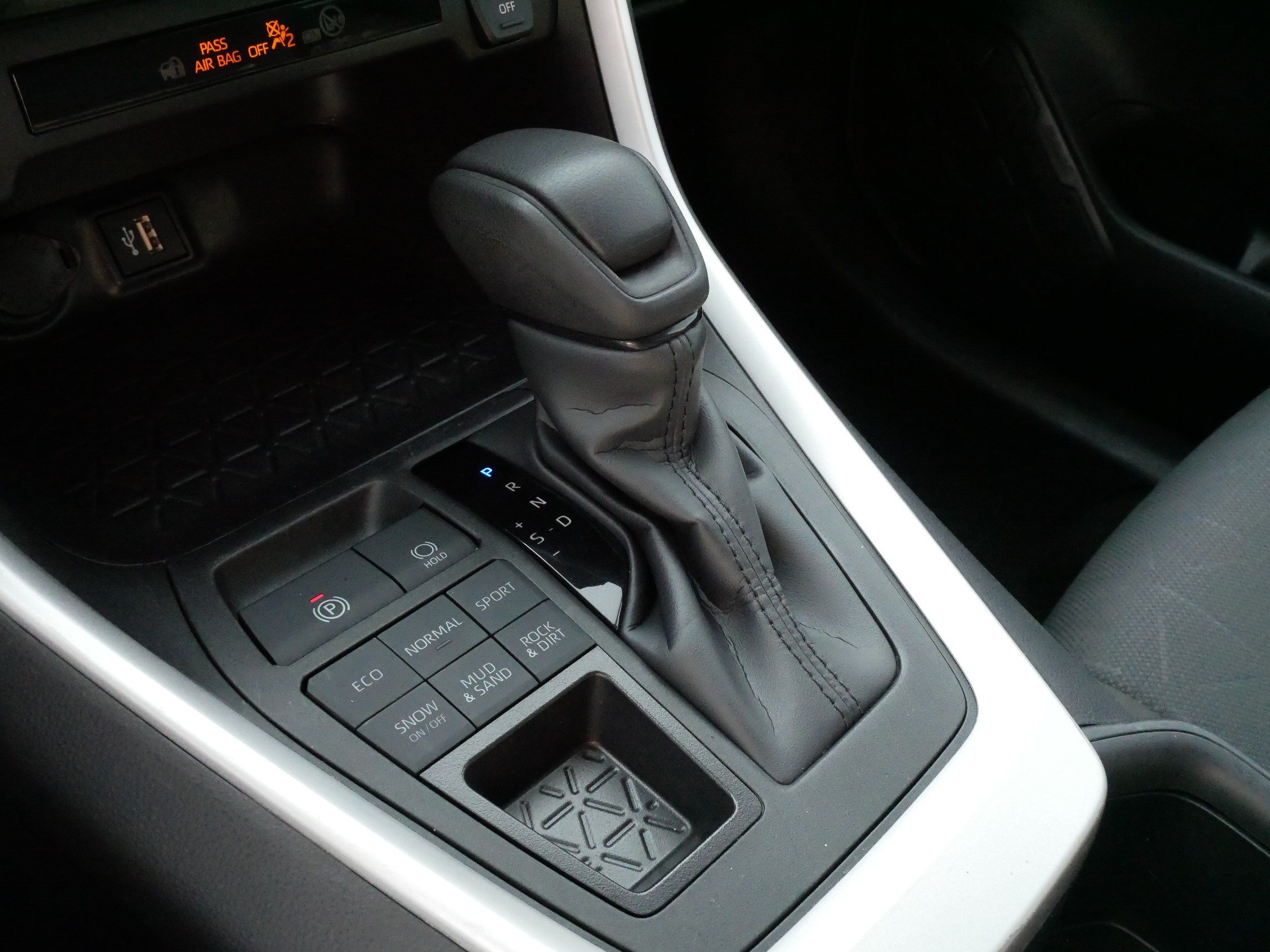Certified 2025 Toyota RAV4 XLE AWD/4WD image 24