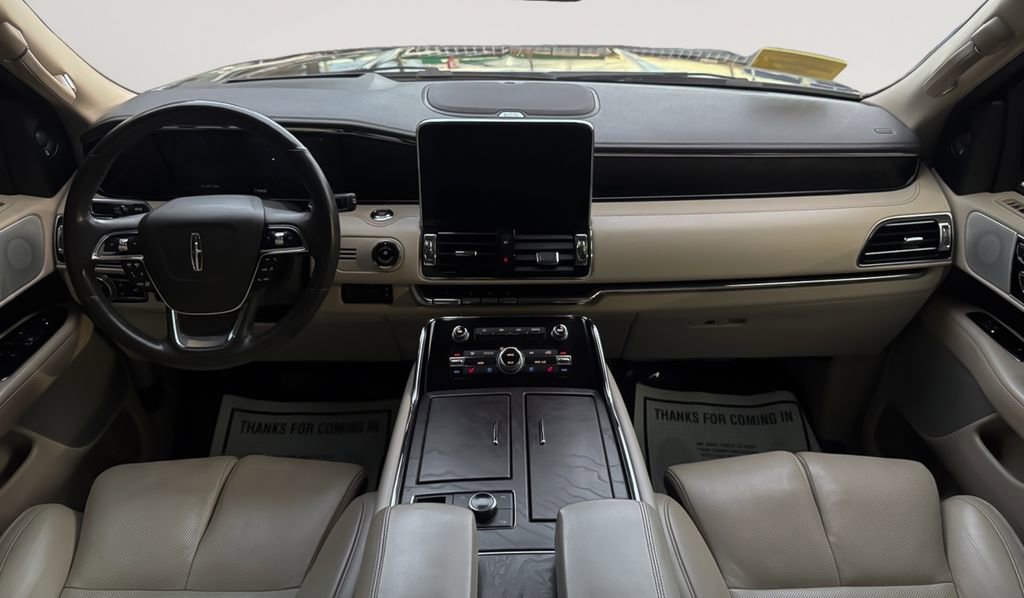 Used 2021 Lincoln Navigator Reserve w/ Luxury Package image 16