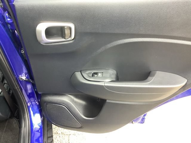 Certified 2025 Hyundai Venue SEL FWD image 17