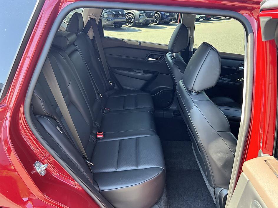 Certified 2023 Nissan Rogue SV w/ SV Premium B Package FWD image 16