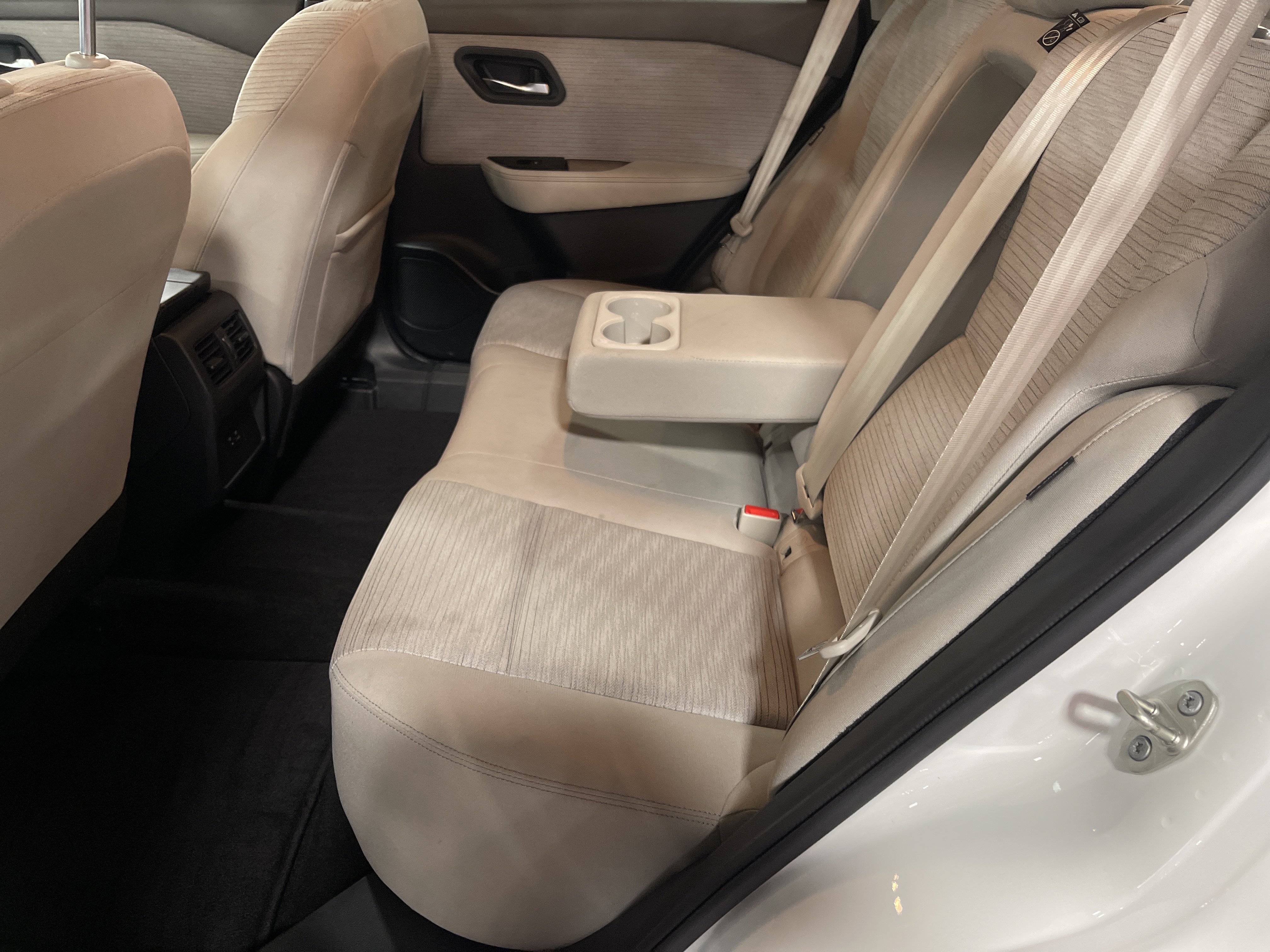 Used 2023 Nissan Rogue SV image 11