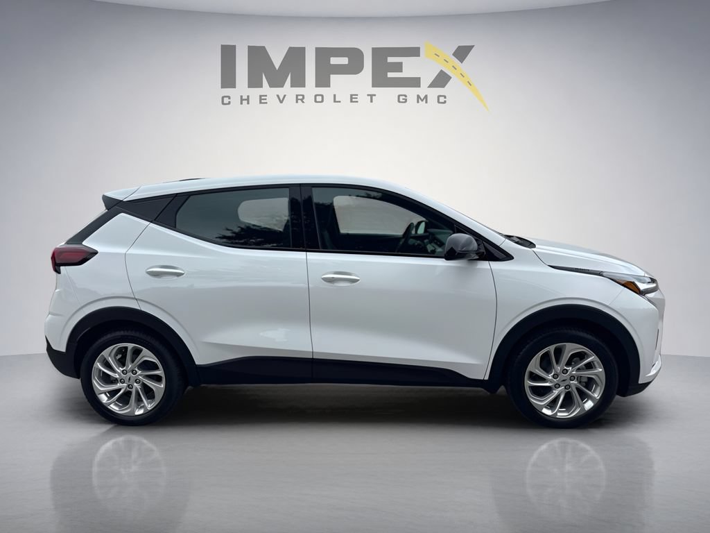 New 2027 Chevrolet Bolt LT FWD image 6