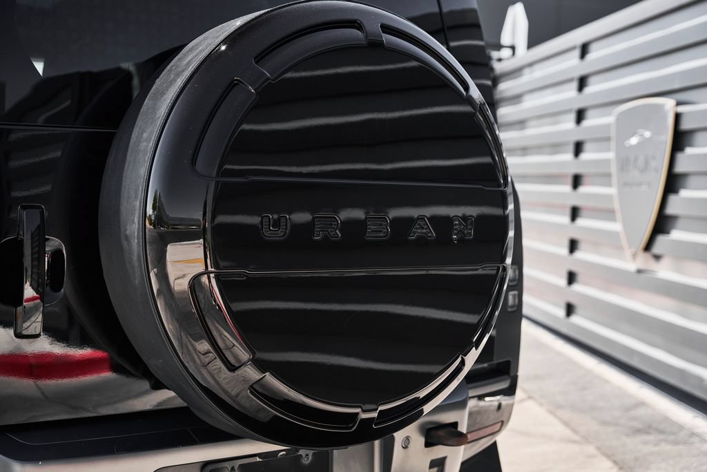 Used 2023 Land Rover Defender 110 Carpathian Edition AWD/4WD image 14