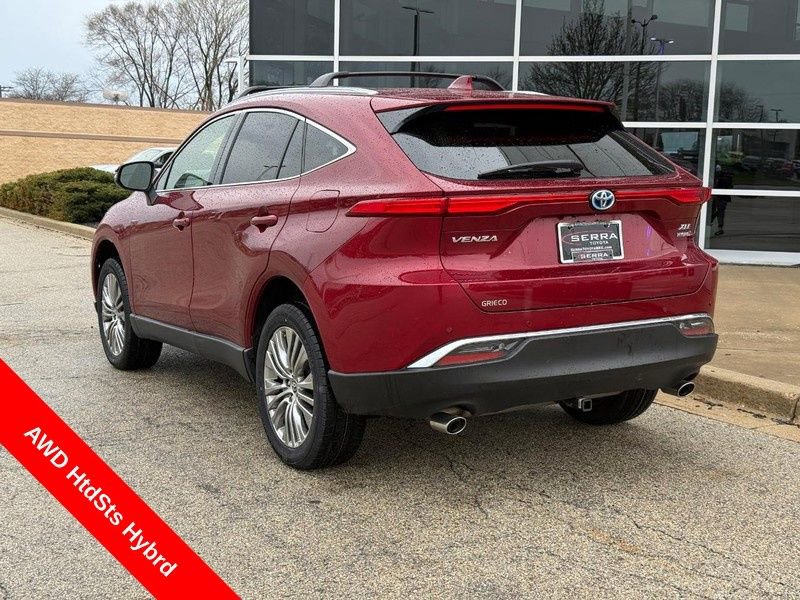 Used 2022 Toyota Venza XLE image 5