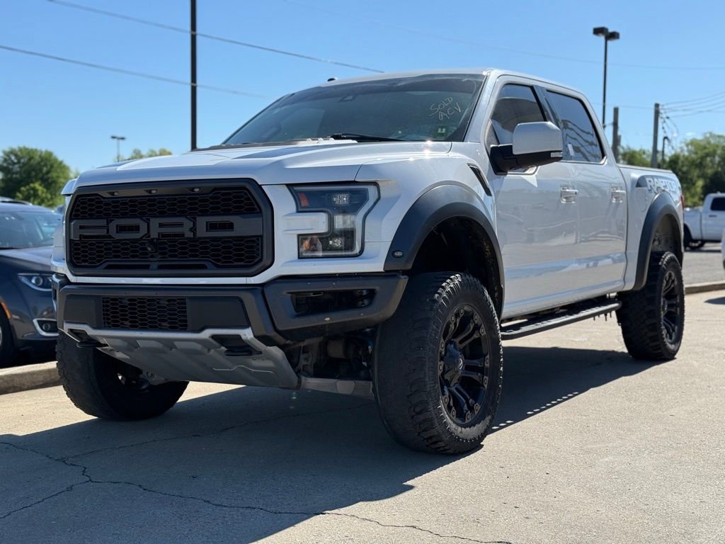 Used 2018 Ford F150 Raptor w/ Equipment Group 802A Luxury AWD/4WD image 2