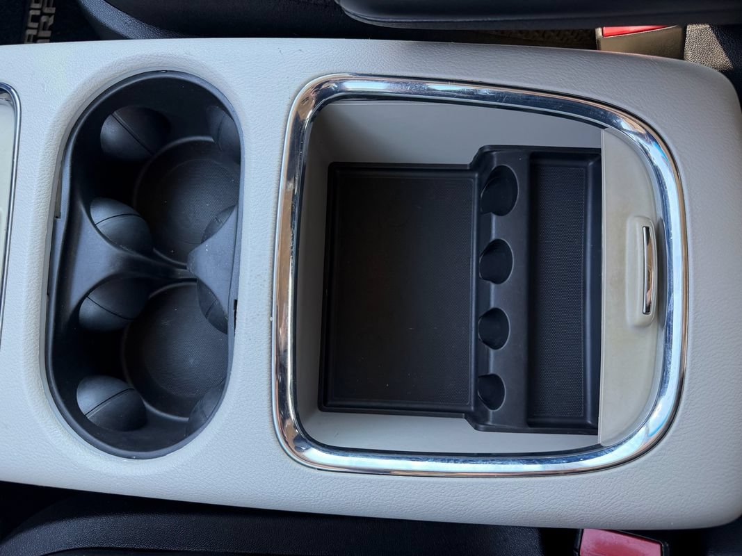 Used 2016 Dodge Grand Caravan SXT w/ UConnect Hands-Free Group FWD image 39