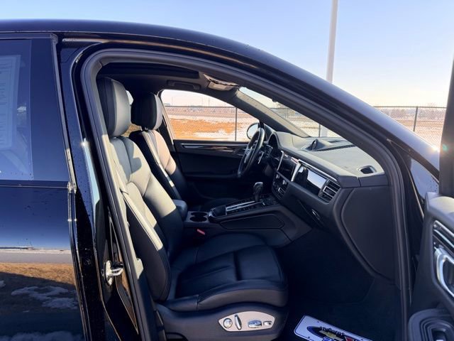 Used 2022 Porsche Macan S image 10