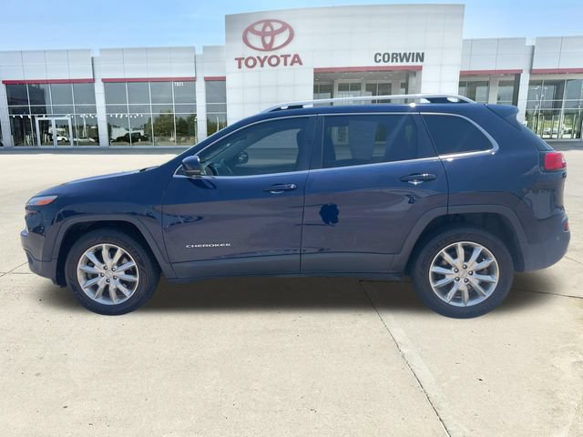 Used 2016 Jeep Cherokee Limited w/ Luxury Group AWD/4WD image 2