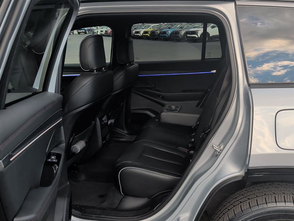 Used 2025 Jeep Wagoneer S Limited AWD/4WD image 4