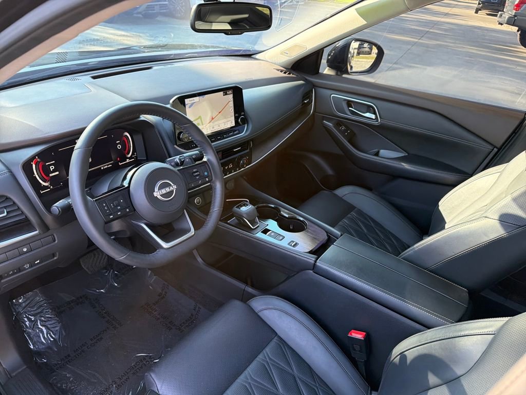 Used 2023 Nissan Rogue Platinum image 13