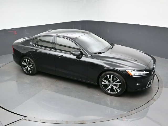 Used 2025 Volvo S60 B5 Plus AWD/4WD image 43