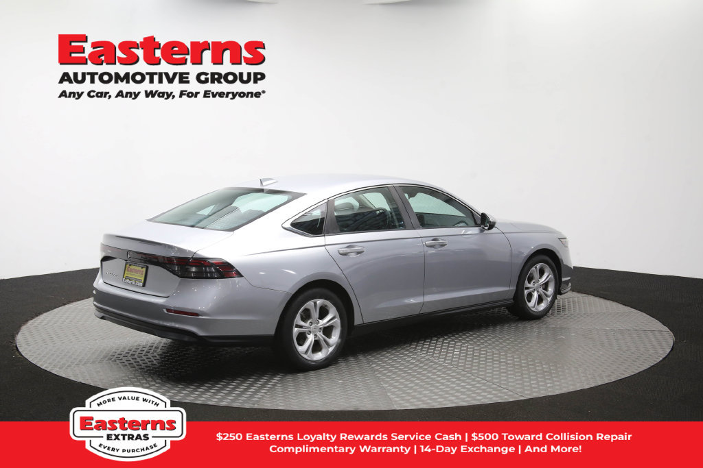 Used 2023 Honda Accord LX image 43